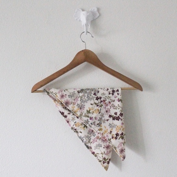 NWT Handmade Floral 18” x 18” Scarf L1044 - Picture 4 of 10